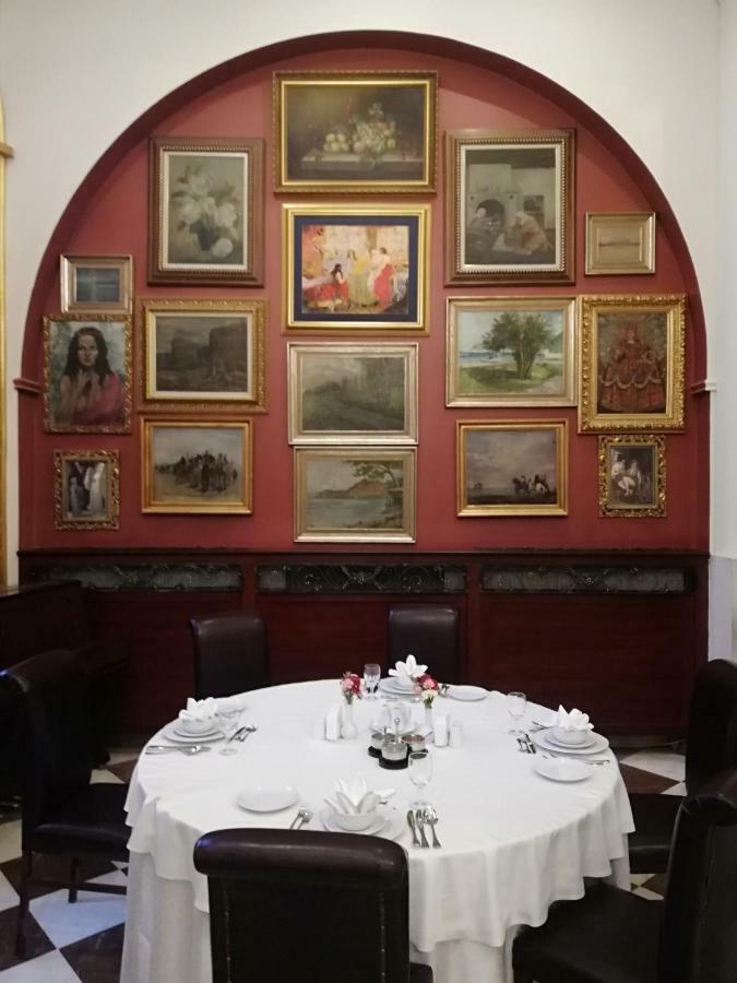 Hotel Ickale Ankara Zewnętrze zdjęcie The dining room at the Royal Automobile Club